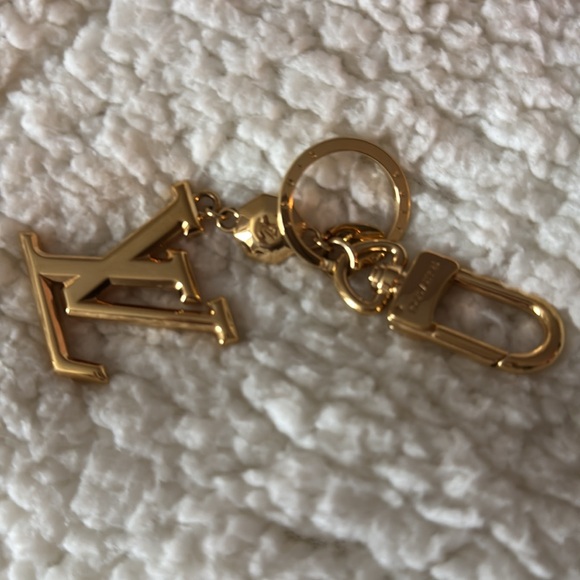 Louis Vuitton Gold Keychain - Picture 3 of 4